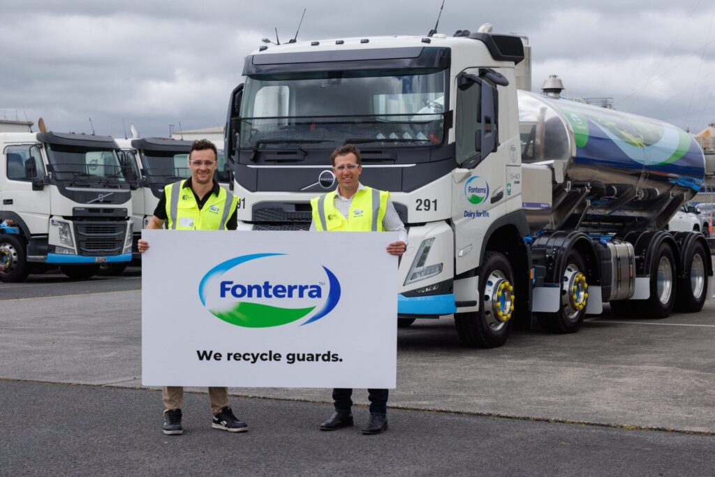 Fonterra tanker truck fitted with RHINO recycled mudguards verified by Toitū Envirocare.